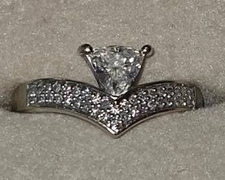 14k White Gold Anniversary Ring Weighing Approx. 1.5DWT