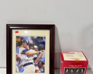 Don Mattingly Yankees Sports Impressions Figurine & Framed Autographed Photo