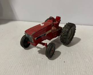 International Harvester Farmall Red Die-Cast Toy Tractor Wide Front