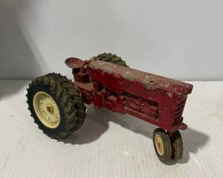 International Harvester Farmall 560 Die-Cast Toy Tractor Red Farm Toy