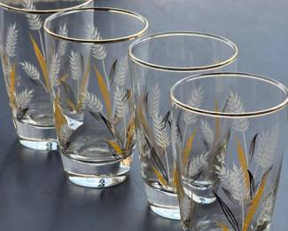 Set of 8 Mid-Century Wheat Pattern Drinking Glasses with Gold Rims