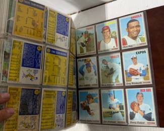 1970 Topps Baseball Card Collection in Binder Pete Rose, Reggie Jackson, Rod Carew