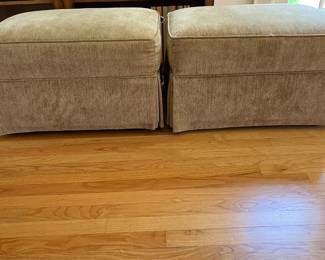 MATCHING OTTOMANS