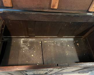 Blanket/Mule Chest,