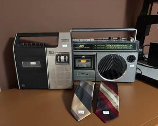 Vtg Radios, Ties 
