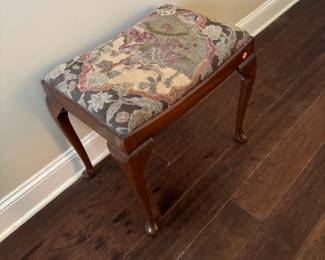 Beautiful Queen Anne stool with old tapestry 