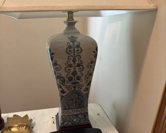 Very nice blue and white lamp