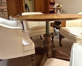 VINTAGE PARQUET TOP WOODEN GAME TABLE WITH 4 BARREL BACK CHAIRS 