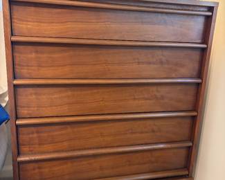 LANE CHEST OF DRAWERS - PART OF THE 2 PIECE BEDROOM SET