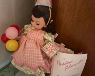 MADAME ALEXANDER DOLLS 