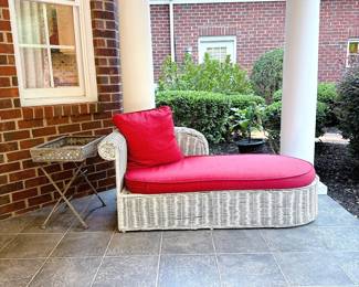White Wicker Outdoor Chaise Lounge 