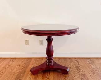 Round Pedestal Mahogany Table 