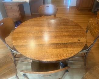 Claw Foot Oak Dining/Kitchen Table with Three Leaves and Six Chairs $695