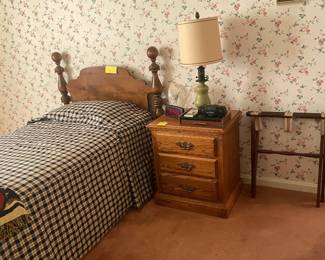 Ethan Allen twon bed and mattress/box spring