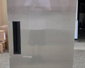 Dukers D28R Commercial Reach-In Refrigerator 17.8 Cu Ft - Works, Transferable Warranty