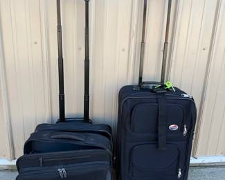 2 American Tourister Carryon/Luggage Bags
