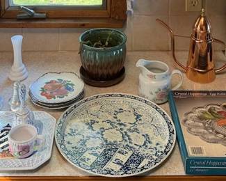 Assorted Decorative Kitchenware Lot - Copper Pot, Indiana Glass, Blue & White Ceramics – Lake Odessa Off-Site