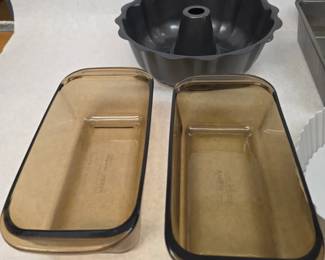 3 Rectangular Pans, Pie Pan, Funnel Cake Pan, and 2 Glass Baking Pans