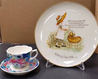 Vintage 1974 Mother's Day H. Hobbie Collector Plate & Colorful Floral Teacup w/ Saucer – Potterville