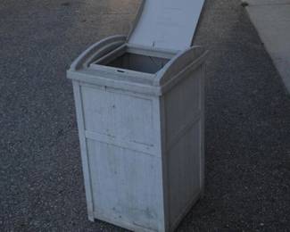 Outdoor Resin Wicker-Look Trash Can / Bin w/ Swing Lid