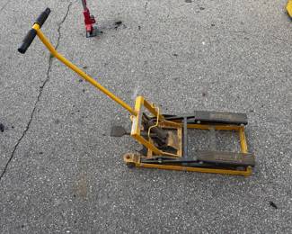 Central Hydraulics 1500 Lb. Hydraulic ATV/Motorcycle Lift
