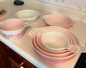 Vintage Pyrex Pink & White Gooseberry Cinderella Mixing Bowl Sets - 7 Pieces - Howard City Off-Site