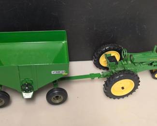ERTL John Deere Tractor