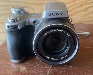 Sony Cyber-shot DSC-H1 Digital Camera