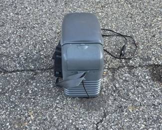 12V Car Console Cooler / Warmer w/ Cup Holders