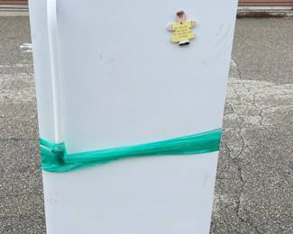 Frigidaire FFFU14M1QWB Upright Freezer, Manual Defrost, White