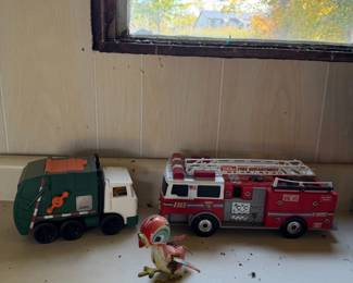 Tonka Fire Department Ladder Truck, Toy Garbage Truck & Tin Wind-Up Bird - Lot of 3 - Lake Odessa Off-Site