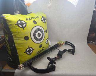 "Brave" Brand Kid's Compound Bow w/ Arrows and Target