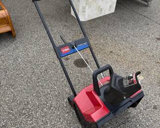 Toro Power Curve 1800 Electric Snow Thrower
