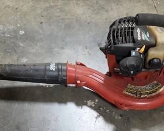 Homelite UT26HBV 26cc 2-Cycle Gas Handheld Blower/Vacuum