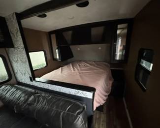 2018 Heartland Wilderness 30' Travel Trailer - more photos (4) - Lot 7303343