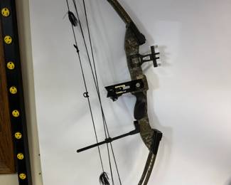 PSE Nova Camo Right Hand Compound Bow with Sights - 70 lb Draw
