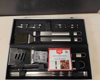 (New) Barbeque Grilling Kit