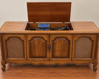 Vintage Stereo Console in a French Provincial or Mediterranean-Style Wood Cabinet