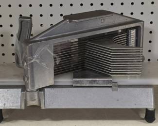Serrated Blade Tomato Slicer