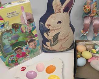 Small Collection of Vintage Easter Decorations