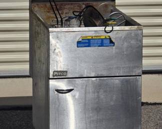 Pitco Commercial Gas Fryer (Lot 1 of 2)