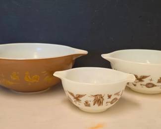 Vintage Pyrex American Heritage 3pc Cinderella Bowl Set
