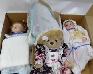 2 Dolls, 1 Bearly People Dolls, 1 Doll Bounce Seat