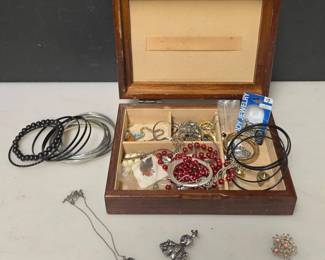 Vintage Costume Jewelry Collection (2 of 2)