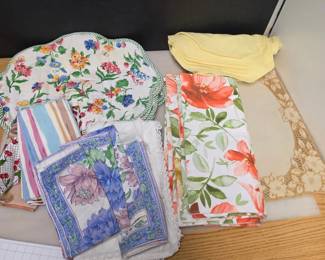 Cute Tabletop Linen Sets