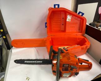 Husqvarna 136 Gas Chainsaw w/ Plastic Case