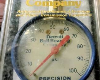 NOS Vintage Detroit Ball Bearing Company Promotional 100 PSI Dial Tire Gauge In Original Case