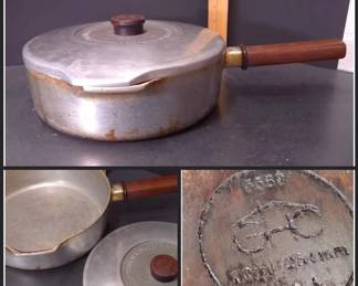 Vintage Magnalite Country Collection Aluminum 10" Covered Skillet Wood Handle, USA