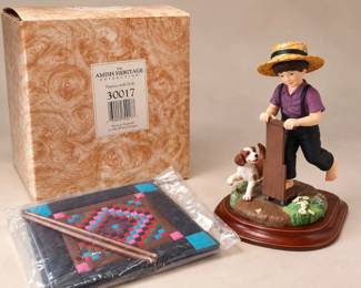 1993 Amish Heritage Figurine with Quilt #30017, Willitts Designs, Original Box