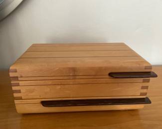 Jewelry Box. Paid 575 sell $ 80 bottom drawer top opens